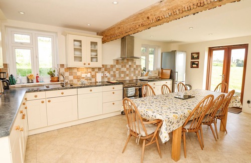 Crediton Cabaña | West Henstill House, Sandford, Devon