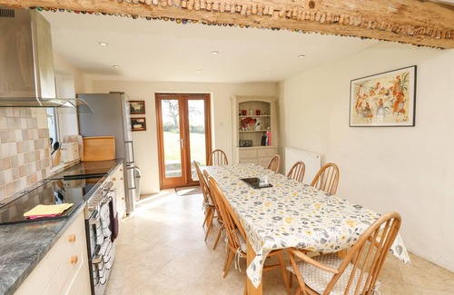 Crediton Cabaña | West Henstill House, Sandford, Devon