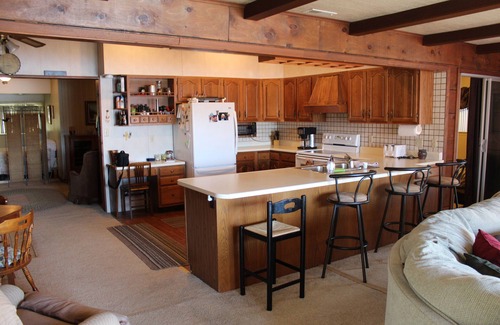 St. Helen Cabaña | West Twin Lake Beachfront Home en Saint Helen, MI