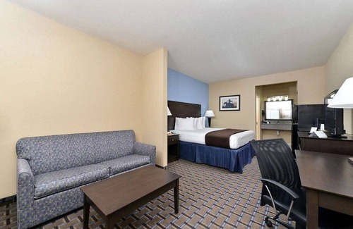 Carrizo Springs Hotel | Western Inn & Suites