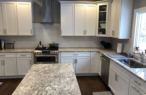 Quioque Casa | NUEVA Westhampton Beach! Gran verano familiar, cerca de la calle Mn / Playa / PISCINA climatizada