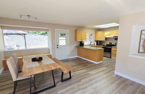 Regional District of Nanaimo Casa | Where Trails Meet Lake Tranquility- Sleeps 4 adults plus kids