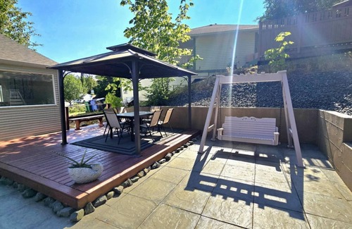 Regional District of Nanaimo Casa | Where Trails Meet Lake Tranquility- Sleeps 4 adults plus kids