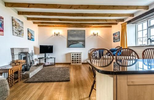 Saint Gennys Casa | Wharrastone - Uk50661