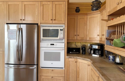 Yachats Casa | Where Views, Stars & Wildlife Meet: Your Secluded Cliffside Escape Awaits!