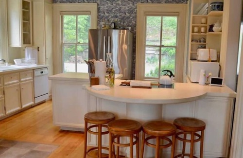 Town of New Baltimore Casa | Whip's River House - 1850's Riverfront Home in Hamlet of New Baltimore