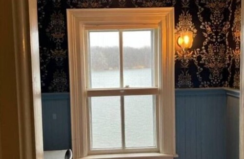 Town of New Baltimore Casa | Whip's River House - 1850's Riverfront Home in Hamlet of New Baltimore