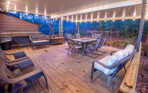 Sevierville Villa | Whiskey Ridge