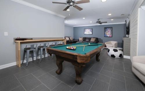 Sevierville Villa | Whiskey Ridge