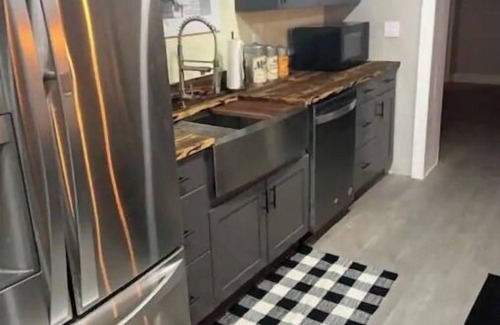 Stockdale Casa | Whiskey Rock Lodge- Hot Tub -sleeps up to 14