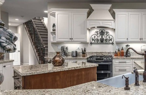 Temecula Casa | Whispering Creek Estate - ENDLESS POOL - HOT TUB - GAME ROOM