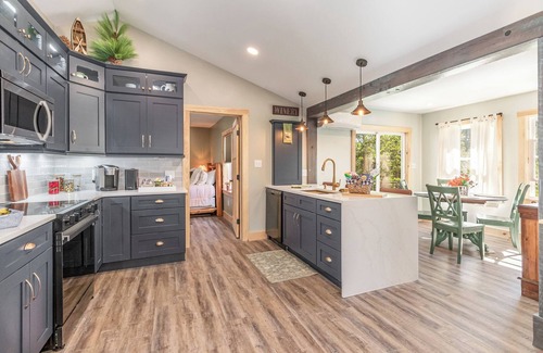 Biglerville Casa | Whispering Pines Cabin Cozy Forest Cabin Retreat