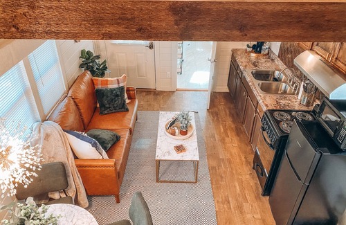 Camden Villa | 😍 Whistling Acres Villa 1, 2 BR Near KY Lake/ TN River