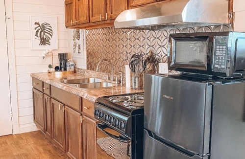 Camden Villa | 😍 Whistling Acres Villa 1, 2 BR Near KY Lake/ TN River