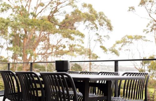 White Beach Casa | White Beach Retreat - Luxury With Water Views