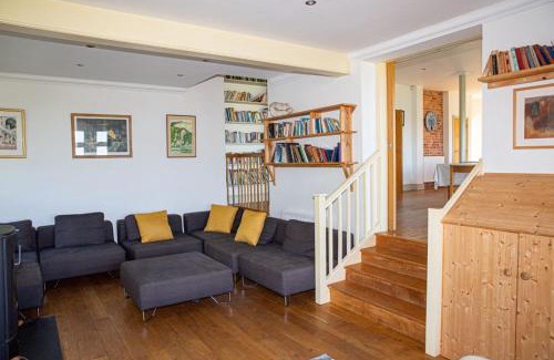 Bantham Casa | White Horses a large family home in Bantham South Devon with fantastic sea views