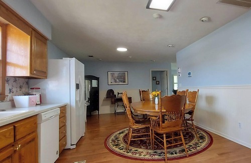 Warm Springs Cabaña | White House Ranch two bedroom with pool, ranch animals & gorgeous sunsets.