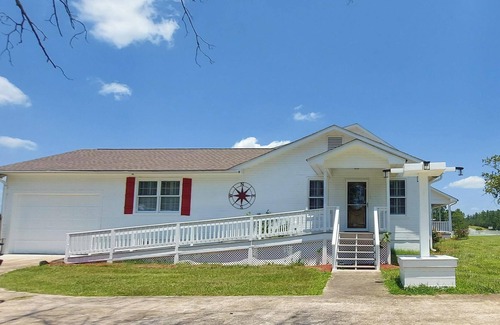 Warm Springs Cabaña | White House Ranch two bedroom with pool, ranch animals & gorgeous sunsets.