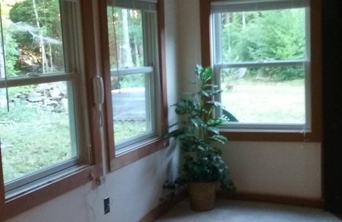 Rumney Cabina | ¡El verano está aquí! ¡Camina, monta en bicicleta y explora las montañas!