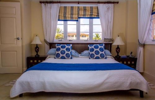 St. Lawrence Gap Apartamento | White Sands Beach Condos