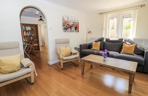 Burford Casa | White Stones