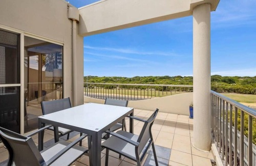 Torquay Casa | Whites Beachfront Retreat: Pet Friendly