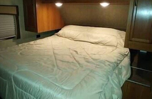 Elba Casa | Whitewater River travel trailer, camping acogedor, tranquilo y privado para mayores de 55 años