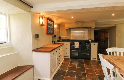 South Molton Cabaña | WHITLEY FARM, pet friendly, character holiday cottage in South Molton