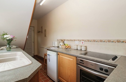 Blaisdon Cabaña | WHITLOW LODGE ANNEX, romantic, with a garden in Huntley