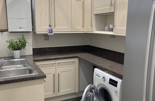 Bonnybridge Casa | Whole Victorian terrace house 2BR -4 guest