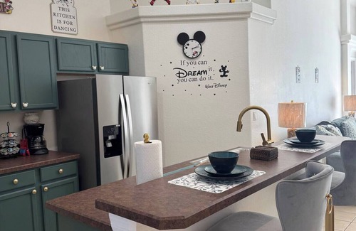 Vizcay Casa | Why stay in a hotel when you can have this entire home for your next gateway.