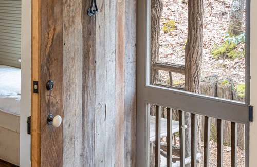 Sylva Cabina | Wild Ginger Cabin: A peaceful sanctuary in Balsam Mountain Preserve