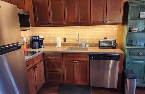 Franklin Cabina | Wildflower Hill Cabin