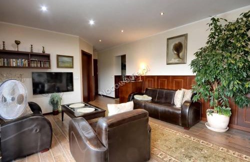 Wzgorze Swietego Maksymiliana Cama Y Desayuno | Willa Anna