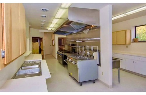 Salmon Cabina | Williams Lake Rustic Mountain Lodge & Hotel- sleeps 35