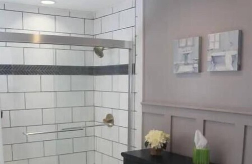 Orange Cabaña | Willie's Place Country Cottage Pets Allowed