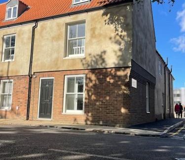 King's Lynn Apartamento | Willow House - 2bedroom Townhouse with free parking in town centre! by Shortstays4U