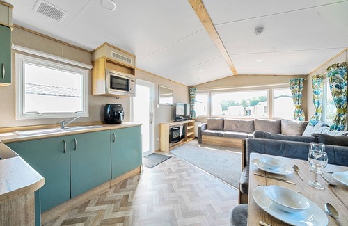 Great Billing Cabaña | WILLOWBROOK HIDEAWAY - BILLING AQUADROME in Billing Aquadrome Holiday Park