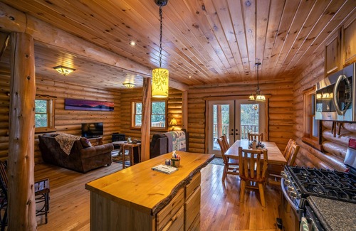 Wilmington Casa | Adirondack Log Home con vista al río y a la montaña