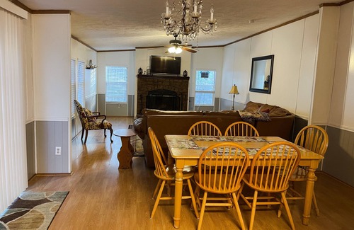 Ashley Oaks Casa | Windrock Mountain View | Direct Trail Access