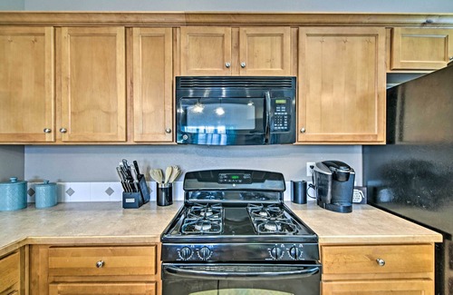 Windsor Casa | Windsor Townhome w/ Balcony + Golf On-Site!