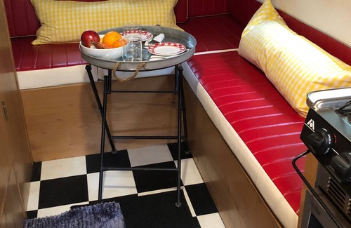 Temecula Casa | WIne Country Farm Stay; Clásico Retro Glamping!