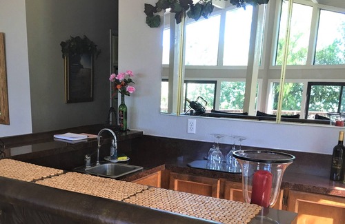 Drytown Casa | Quédate en un pequeño viñedo en el hermoso condado de Amador Wine