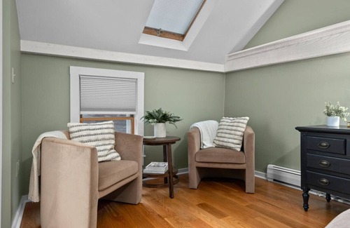 North Andover Casa | Winery Farmhouse w/ Private Hot Tub & Wine Tasting