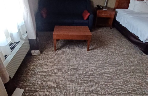 New Stanton Hotel | Wingate by Wyndham Pittsburgh/New Stanton