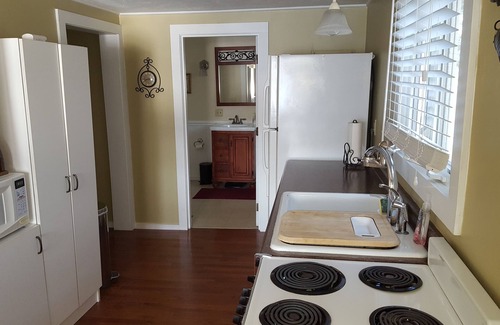 Winnisquam Casa | Estudio -1 Br Lakefront W / Dock y caminar en la playa de arena cerca del banco de arena