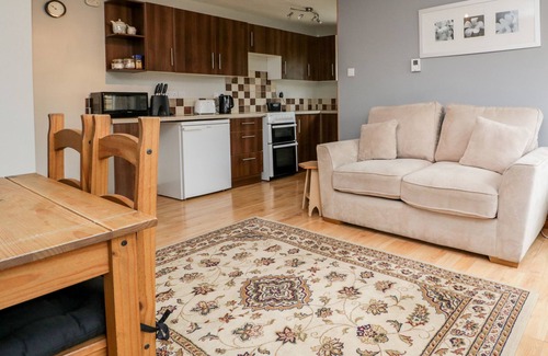 Highbridge Cabaña | GLICINIAS CHALET, con un jardín en Watchfield, Ref 20499