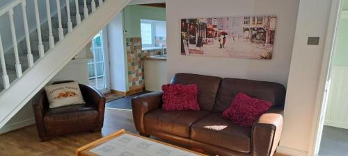 Trecynon Casa | Wisteria Cottage an authentic and enchanting 2 bedroom cottage experience