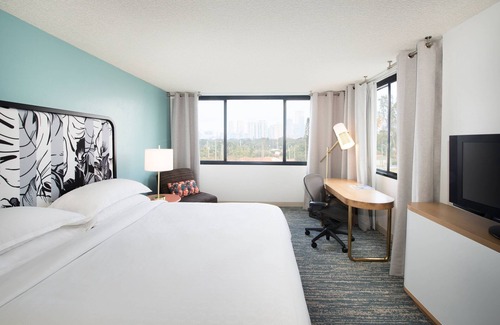 Seybold Hotel | With Free Breakfast for 2! Pet-friendly, Outdoor Pool, Complimentary Shuttle