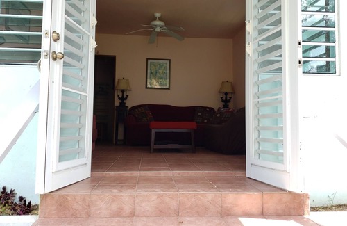 Rio Blanco Casa | Sierra Palms es una propiedad amurallada en un camino de dos carriles en la selva tropical El Yunque.